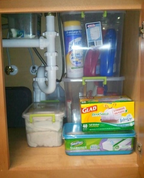 14. A trick that is not so genial but still very clever --- keep all cleaning products in boxes with a lid.