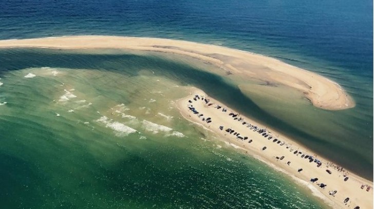 La nouvelle et dangereuse île apparue dans le Triangle des Bermudes - 1