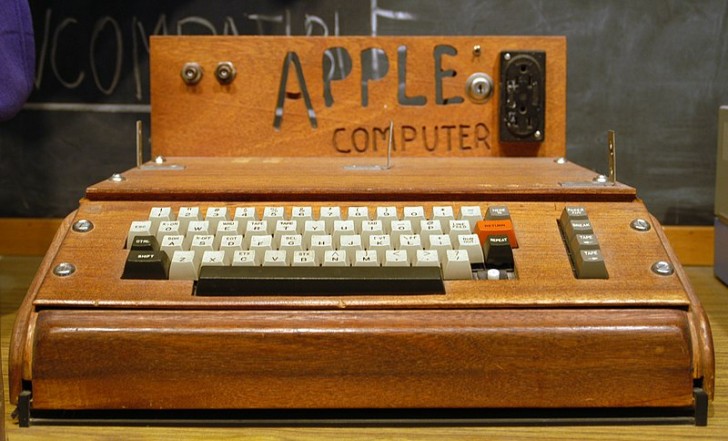 Il primo computer Apple (1976).