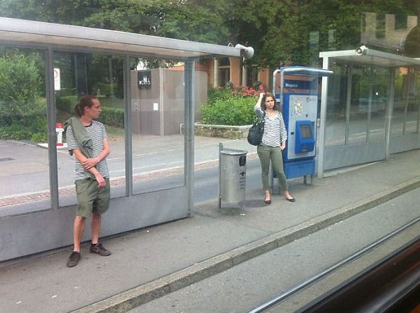 Ein Mann und eine Frau: keinen Blick zu wechseln, war unmöglich!