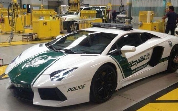 10. La Lamborghini est un moyen de transport courant pour la police.

