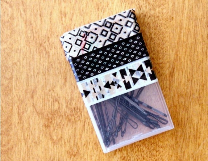 Crea un utile porta-forcine per capelli a partire dalla scatola delle caramelle Tic-Tac e finirai di smarrirle sempre nella borsa!