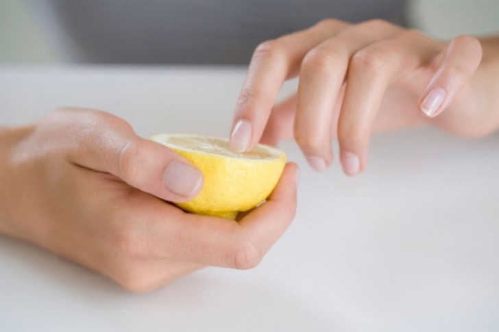 4. Limone per la salute delle unghie.