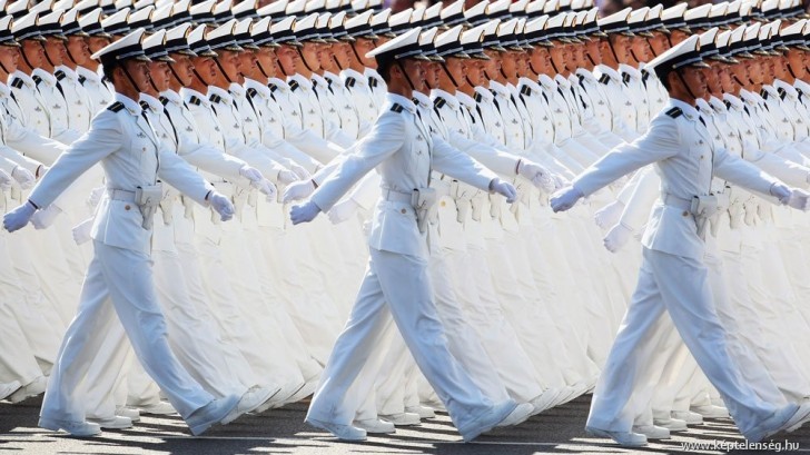 4. En militärparads otroliga synkronisering.