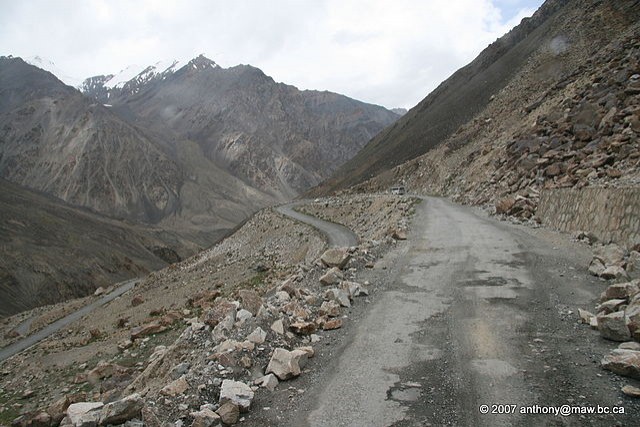 7. Karakoram Highway, op de grens tussen Pakistan/China