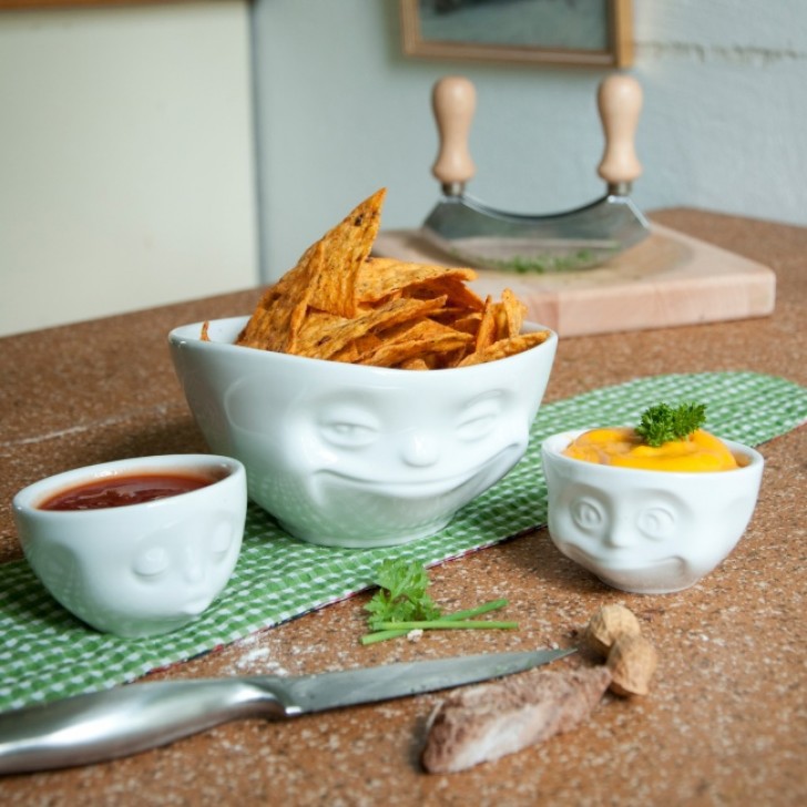 Bowls with expressive facial features