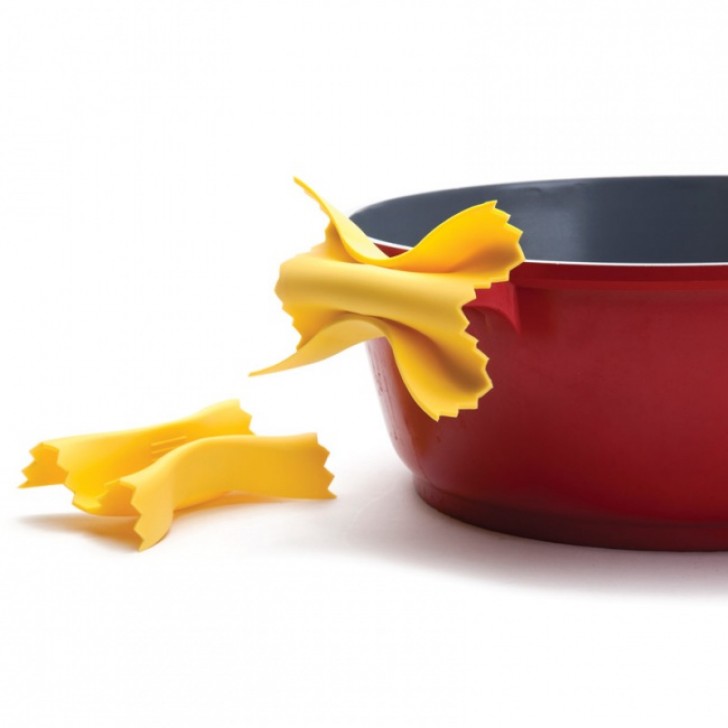 Pasta pot holders