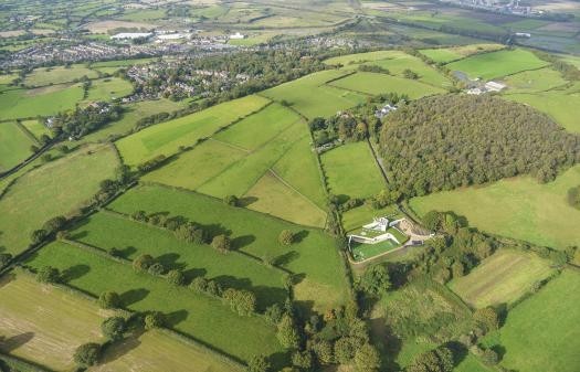 Vue d'en haut, la villa se camoufle (presque) complètement!