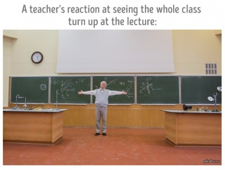 Il nostro professore è sempre felice di vedere arrivare i suoi studenti: ci accoglie così!