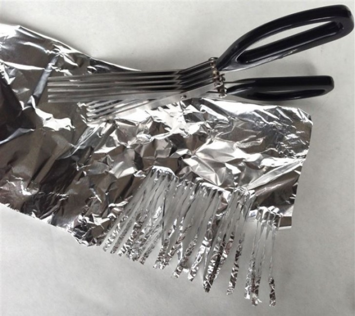 5. Sharpen a pair of scissors in minutes by simply cutting a sheet of aluminum foil.