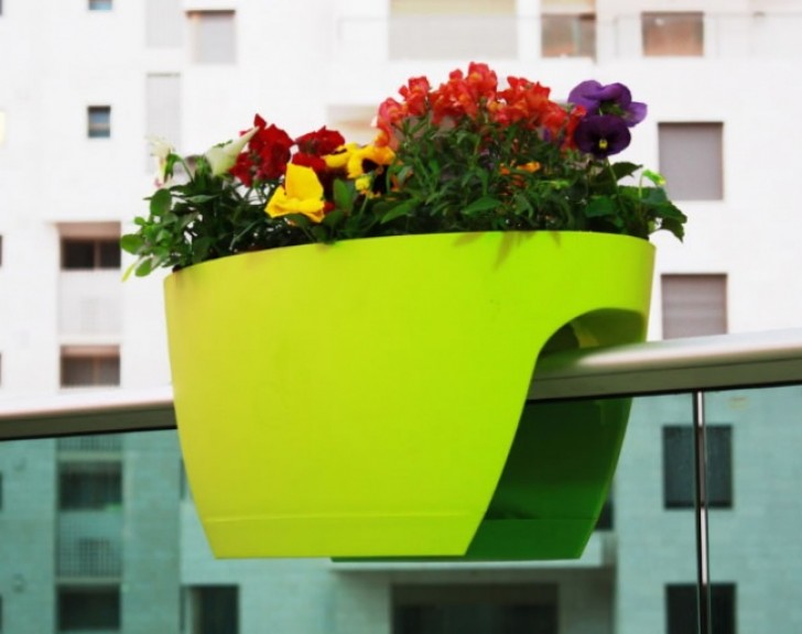 10. A planter for all types of balconies.