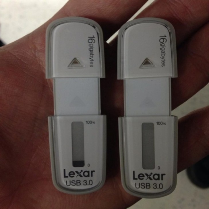 4. Queste chiavette USB hanno un indicatore esterno che mostra la capacità di memoria disponibile.