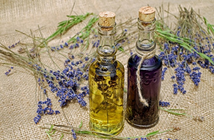 10. Usate essenza di lavanda per dare ai vostri vestiti un odore gradevole come non mai.