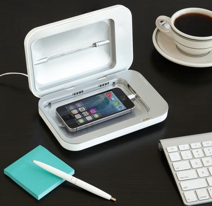 4. A smartphone sterilizer that eliminates 99% of the bacteria through the UV rays while charging the smartphone ...