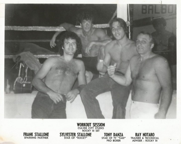 "Tony Danza, Sylvester et Frank Stallone et mon arrière-grand-père après une séance de gym en 1979".