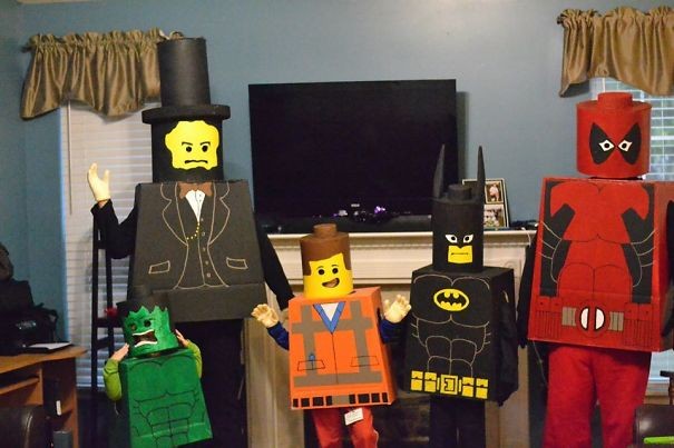 17. La famiglia Lego.
