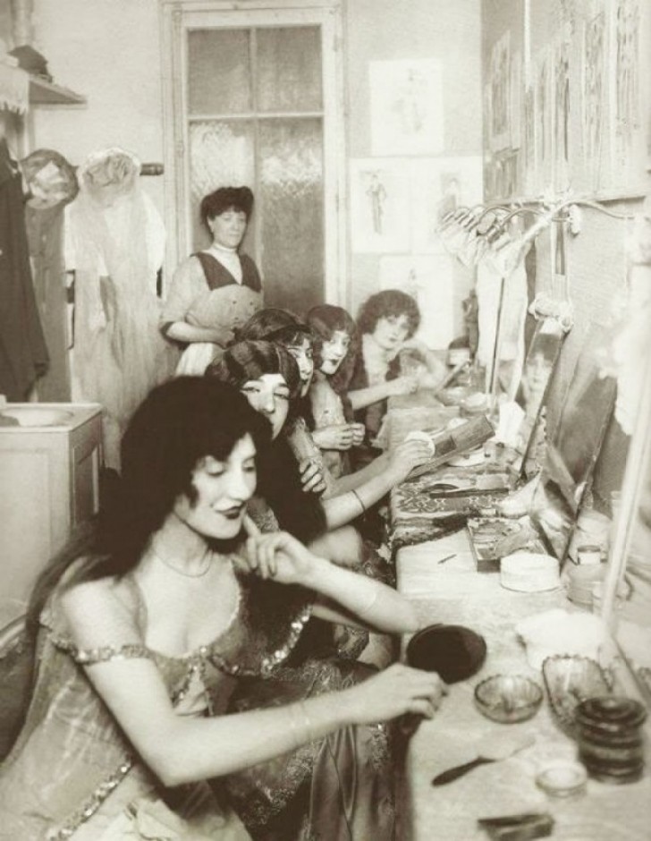 11. The dressing room at the Moulin Rouge in Paris in 1924.