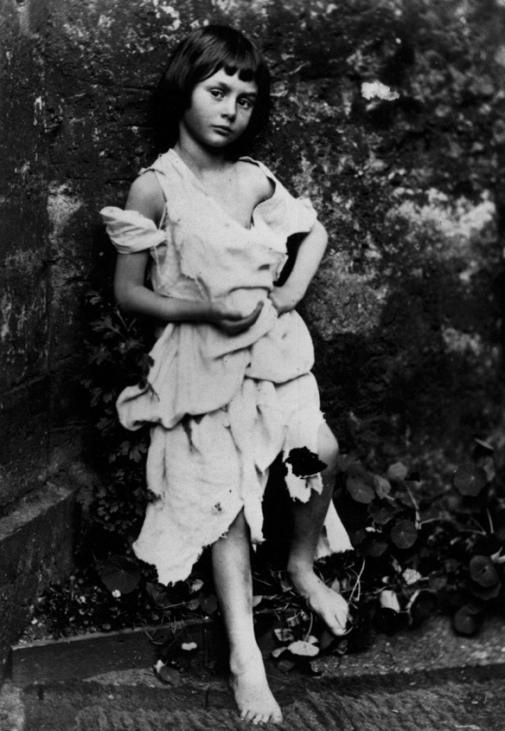 5. Alice Liddell, a menina no qual Lewis Carrol se inspirou para escrever 'Alice no país das maravilhas'.