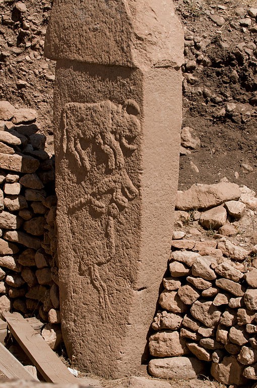 Man hat entdeckt, dass sie um 8000 vor Christus freiwillig verlassen und vergraben wurde.