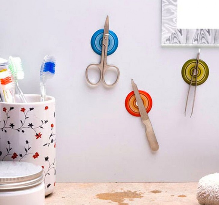 21. Colorful magnetic stickers for the kitchen that can hold metal utensils.