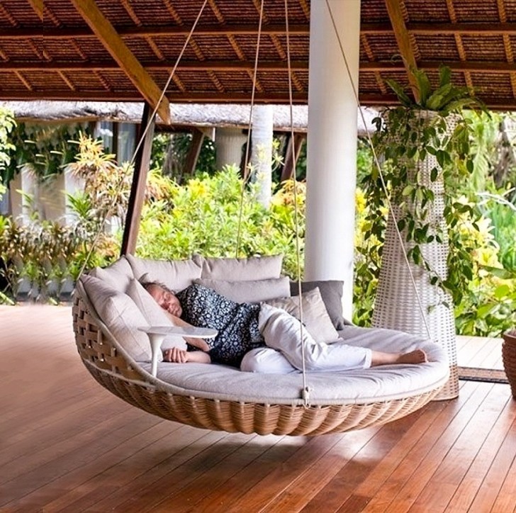 2. A bed-sized hammock ... to take a nap in comfort and style