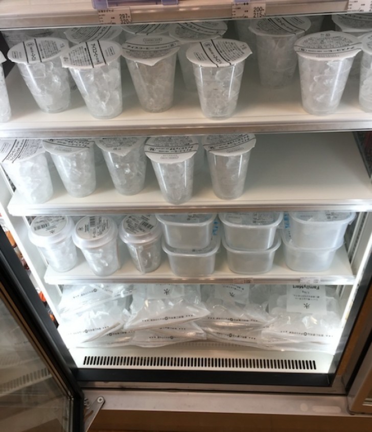 4. Ice in single-use deposable bags or cups to be used immediately to refresh drinks!