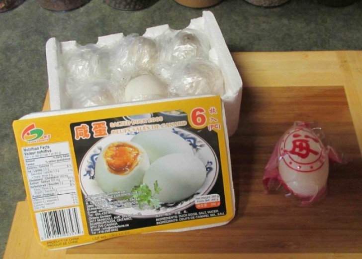 7. Gekochte Eier, verpackt und fertig zum Verzehr.