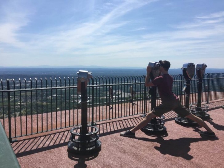 1. Das Panorama lässt sich nicht unbedingt in einer bequemen Position betrachten.