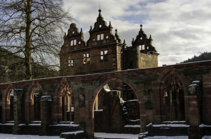 10. Ett kloster från 1500-talet , Schwarzwald (Tyskland)