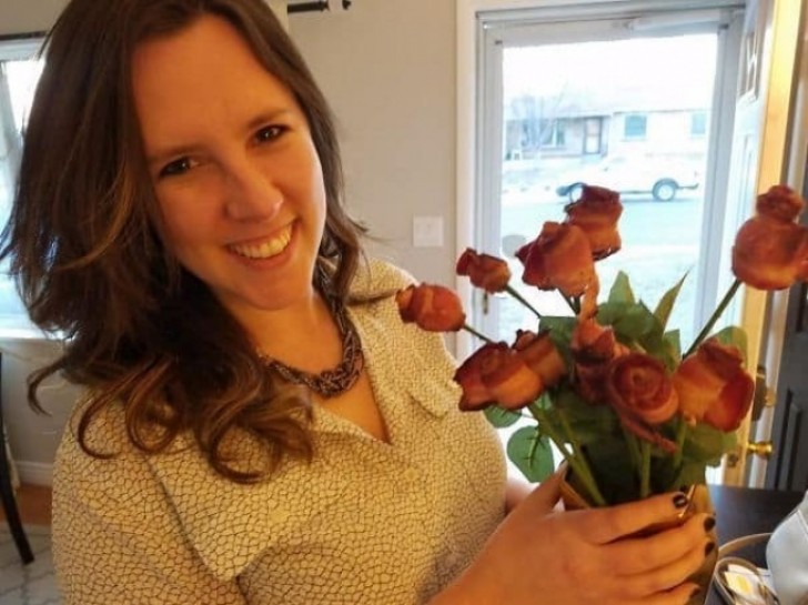 Min man gav mig en massa rosor... gjorda med bacon!