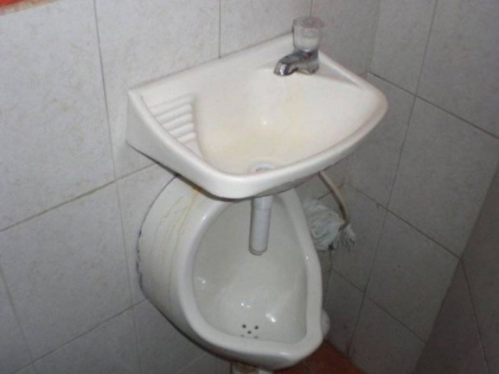 12. Op dit toilet hoef je geen stap extra te zetten.