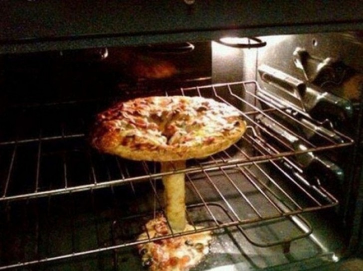 Quand même réchauffer une pizza tourne au désastre...