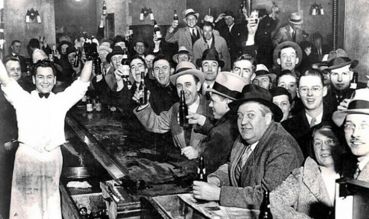 Célébrations pour la fin de la prohibition, États-Unis, 1933.