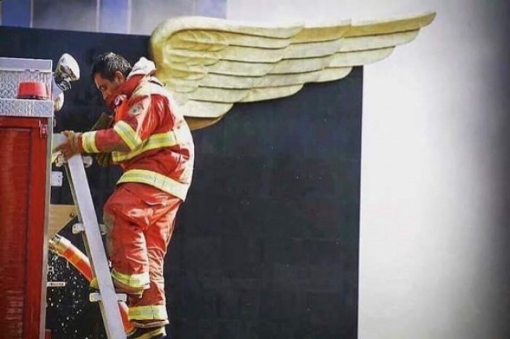 Un bombero o un angel que descendio a la tierra?