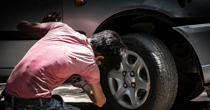 Wenn ihr noch keinen vertrauensvollen Mechaniker habt und einen neuen testen wollt, stellt ihm Fragen zu Dingen, von denen ihr wisst, dass sie keine Wartung benötigen.