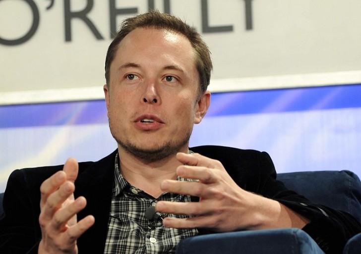 Elon Musk è ricorso a Twitter per fare a quelli di "Associazione Terra Piatta" una semplice domanda...