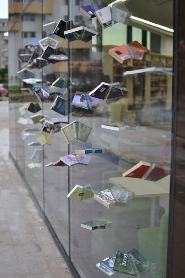 La vetrina di una libreria.