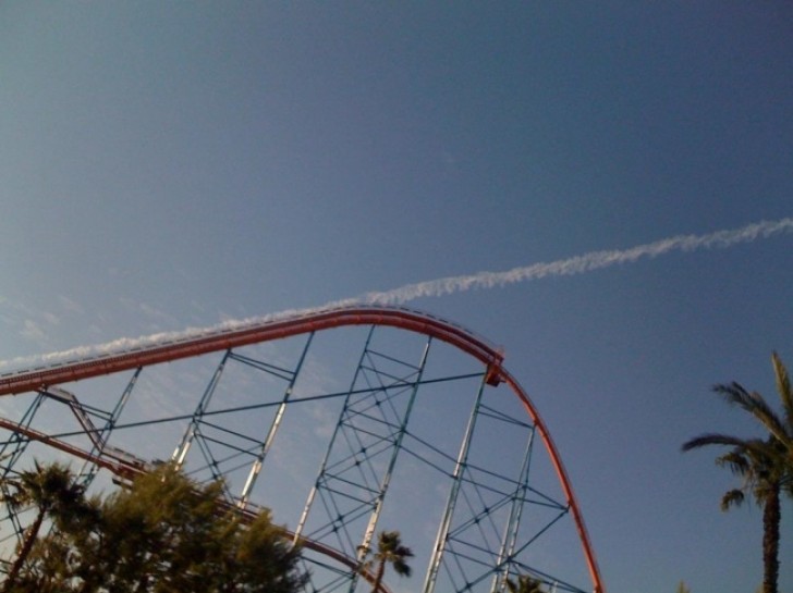 Dieses Flugzeug ist von einer ungewöhnlichen Startbahn gestartet!