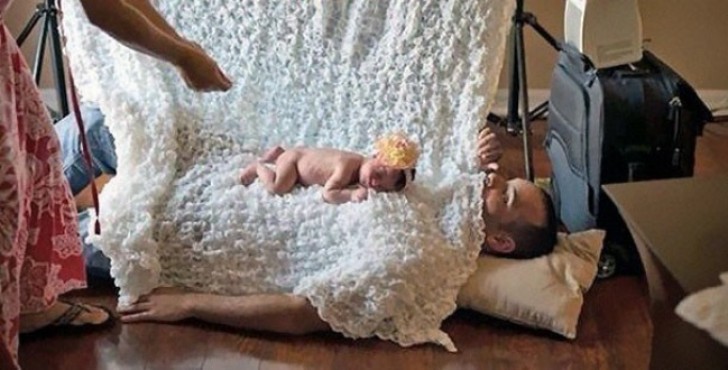 If dad has fallen asleep, and your baby too, then you can take advantage of the moment to create a beautiful photo shoot.