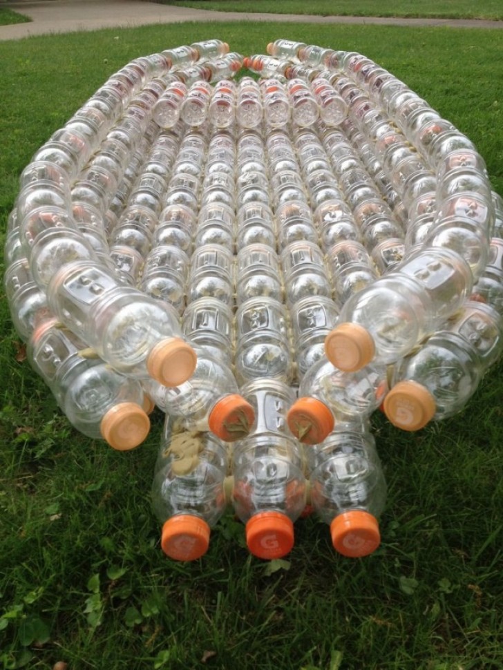 Y finalmente, si aman coleccionar, pueden disponer centenares de botellas en modo de embarcacion