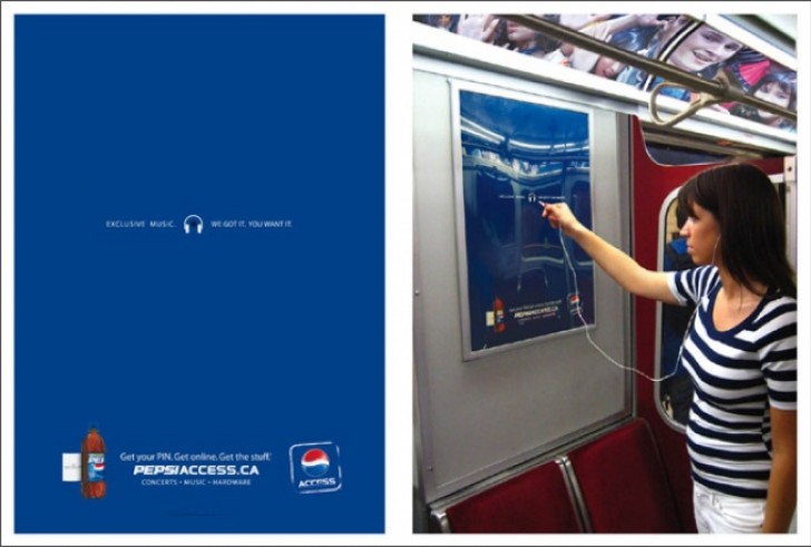 16. Pepsi si prende cura di quelli che si annoiano nella metro installando stazioni musicali nei suoi poster