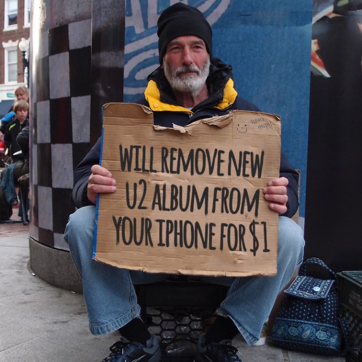 "Per un dollaro elimino il nuovo album degli U2 dal tuo iPhone"