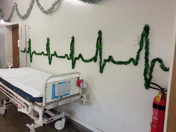 This hospital knows how to light up the hospital and create a Christmas atmosphere!