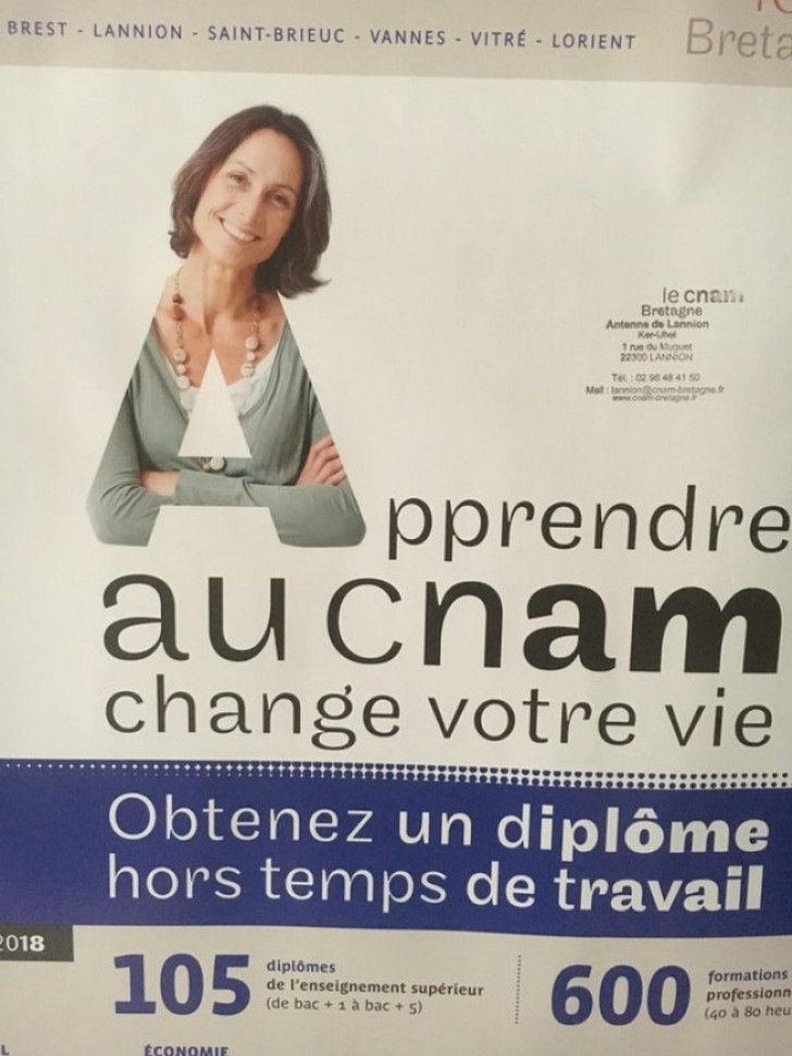 1. Le corps de cette femme a été utilisé pour former la première lettre de la phrase. Pas jojo...