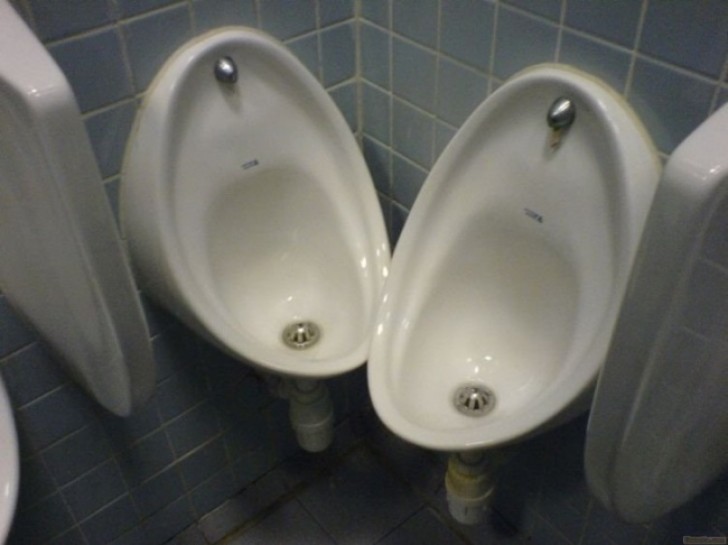 6. Whoever built this public bathroom must not have a clue about the concept of personal space!