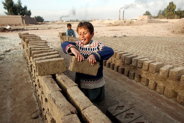 6. Kinderarbeiter in afghanischen Fabriken