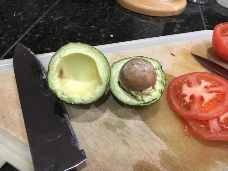 Quando il seme dell'avocado è grande quanto l'avocado stesso!