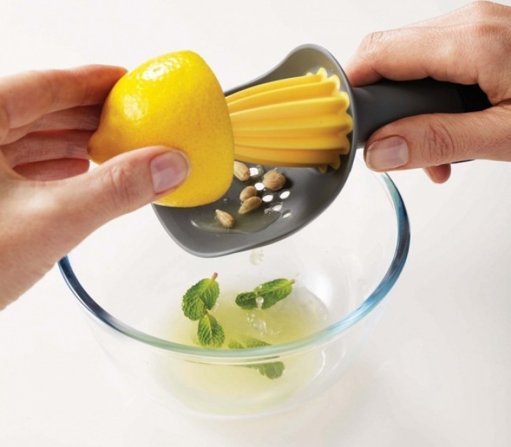 With this juicer, you get only the juice, without a trace of seeds!