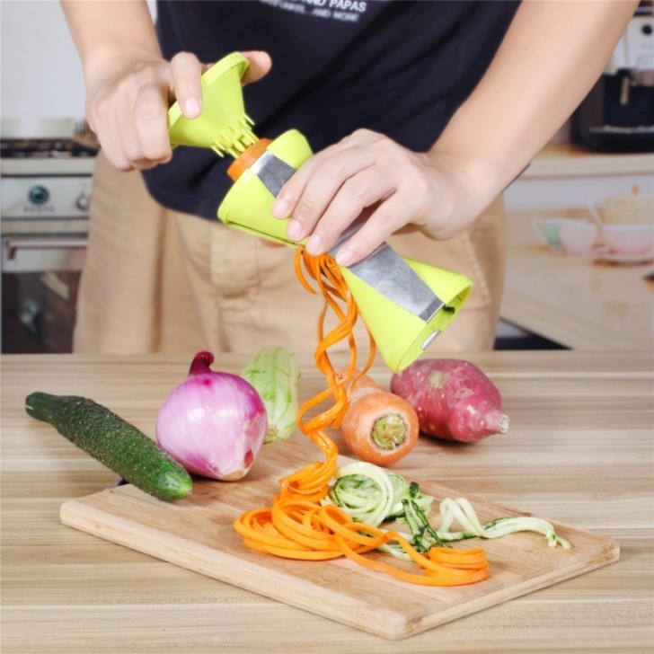 Prepare delicious salads, raw food, and cold dishes with this spiral.