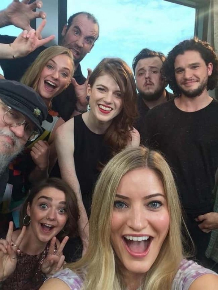 8. When you manage to take a selfie with the "Game of Thrones" cast all showing off!